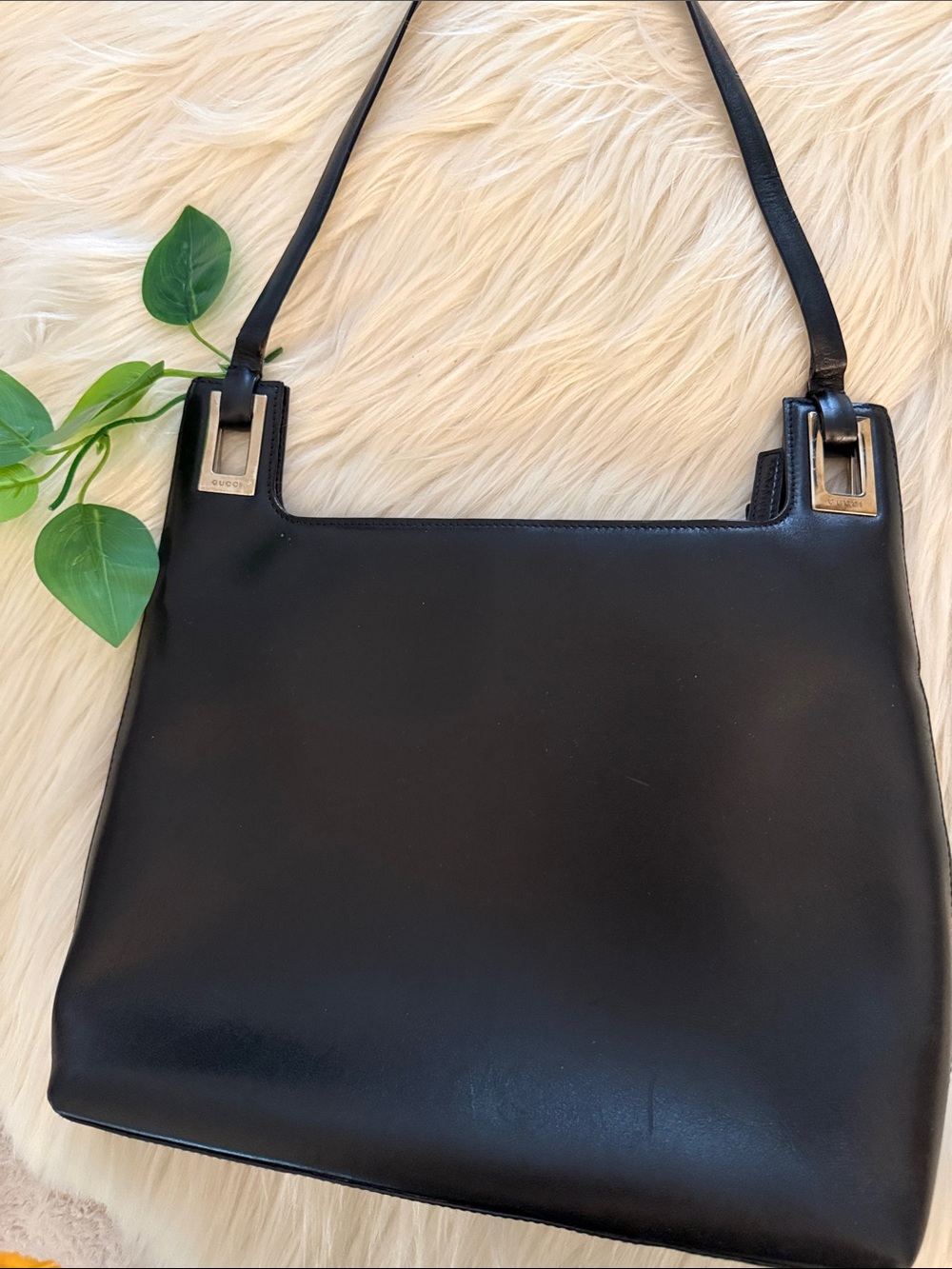 Gucci Classic Black Vintage Leather Women’s Shoulder Bag